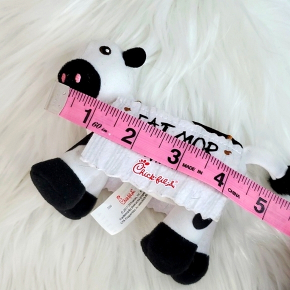 Chick-fil-A Mini Plush Cow Heifer Stuffed Animal Eat Mor Chikin Sign Toy 4.5" - Picture 14 of 14